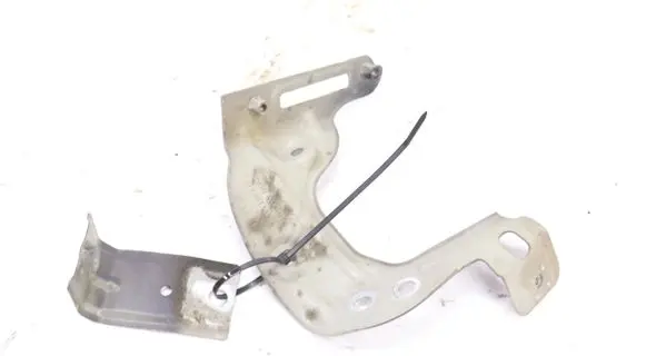 Volkswagen Golf Sportsvan Fender mounting bracket 510821135C