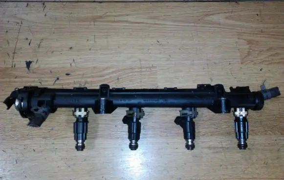 Volkswagen Polo III 6N 6N2 6NF Fuel main line pipe 030133319l 0280155731