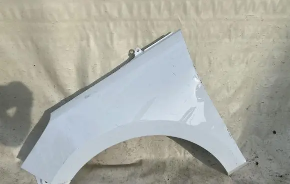 Ford Fiesta Fender ....