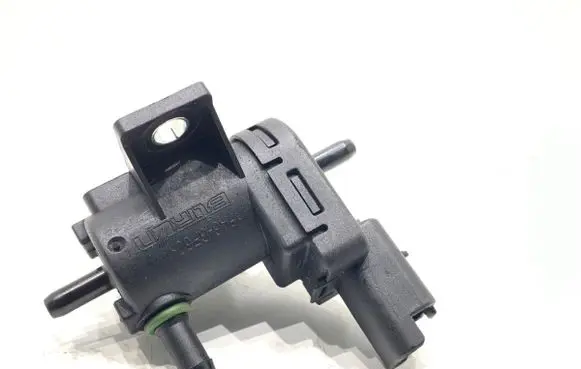 Peugeot 508 Fuel pressure regulator 9665558580