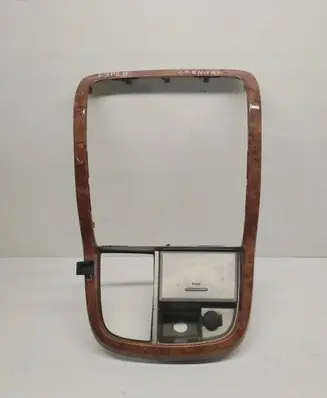 KIA Carnival Radio/GPS head unit trim 