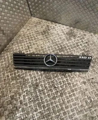 Mercedes-Benz Vito Viano W638 Quarter panel pressure vent 6388880415 A6388880415