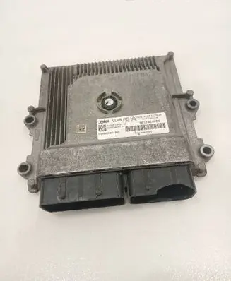 Peugeot 308 Engine control unit/module 9811824980 142460385 V29059811A