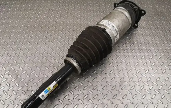 Volkswagen Jetta VI Shock absorber/damper/air suspension 106646100C