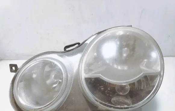 Volkswagen Polo Headlight/headlamp 02551164