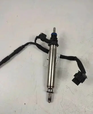 Mercedes-Benz S AMG W222 Fuel injector A2560700187