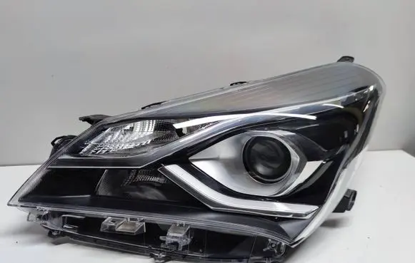 Toyota Yaris Headlight/headlamp