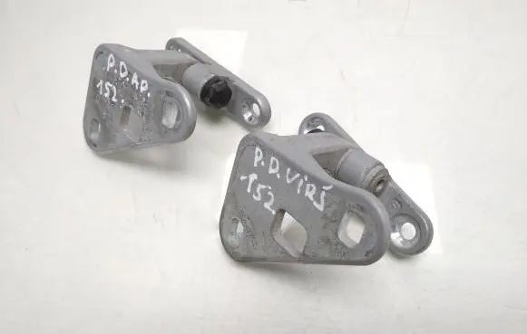 Mercedes-Benz E W211 Front door lower hinge 