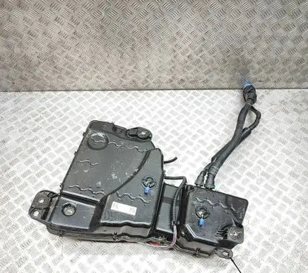 Audi Q3 F3 AdBlue liquid reservoir 5QF131877L 5Q0131969E