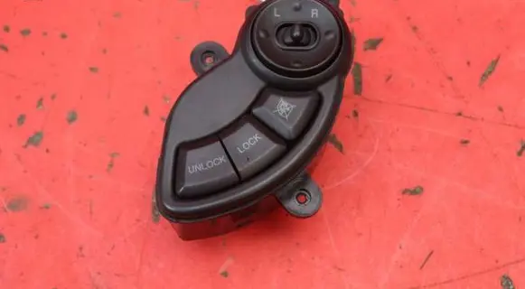 Hyundai Santa Fe Mirror heating switch 93530-26000