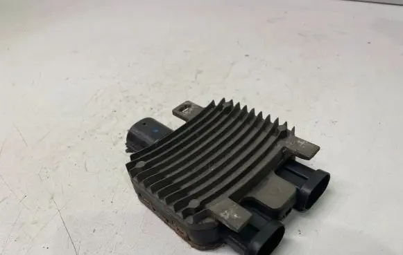 Coolant fan relay