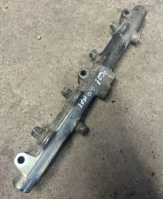 Peugeot 607 Fuel main line pipe 0445214017 044521401
