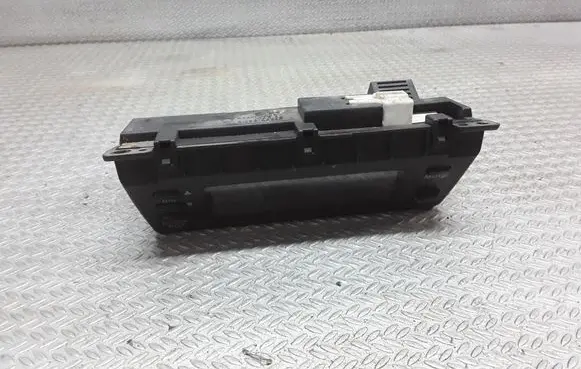 Toyota Hilux (N80, N90, N100, N110) Screen/display/small screen 8329035010