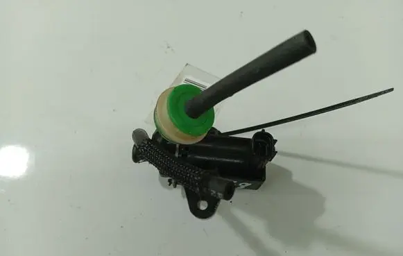 Toyota Avensis T250 Turbo solenoid valve 2581927050