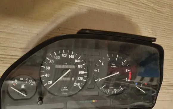 BMW 5 E34 Speedometer (instrument cluster)