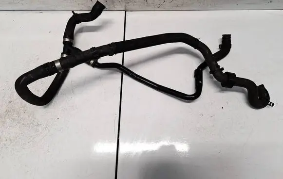 Mercedes-Benz A W176 Engine coolant pipe/hose 