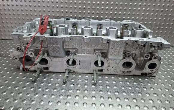 Peugeot 206 Engine head S27635662 9646352910