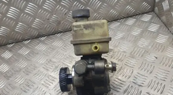 Mazda MPV Power steering pump 33213661 LD62