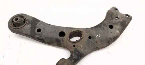 Toyota RAV 4 (XA40) Front lower control arm/wishbone 