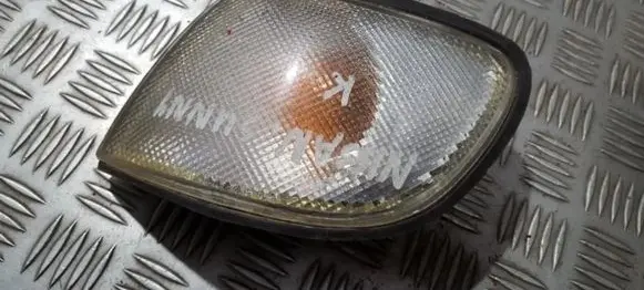 Nissan Sunny Front indicator light
