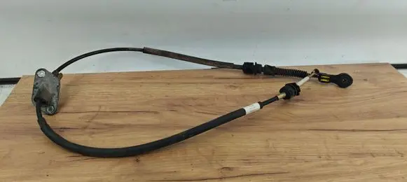 Volvo XC70 Gear shift cable linkage 8689442