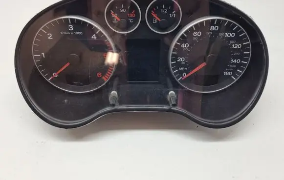 Audi A3 S3 8P Speedometer (instrument cluster) 8P0920981A VDO00403001119