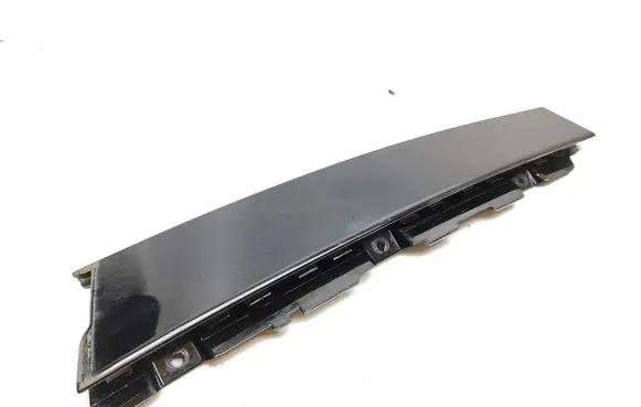 KIA Sorento Front door glass trim molding 82260C5000