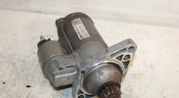 Volkswagen Golf VII Starter motor 02Z911024L