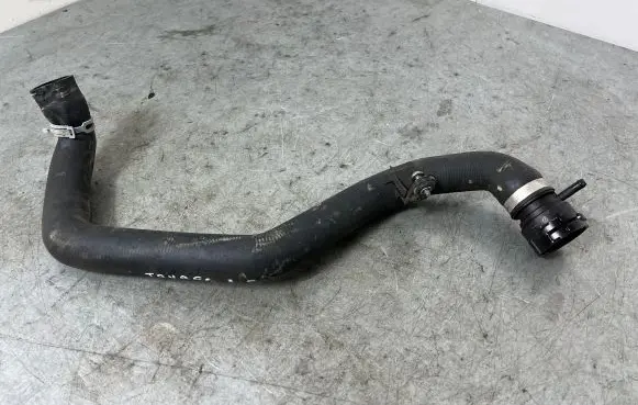 Volkswagen Touareg II Engine coolant pipe/hose