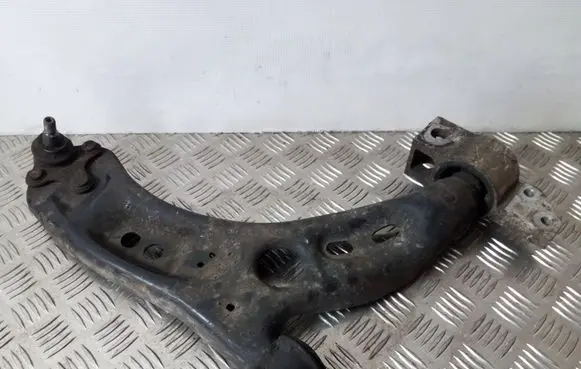 Volkswagen Touran II Front lower control arm/wishbone