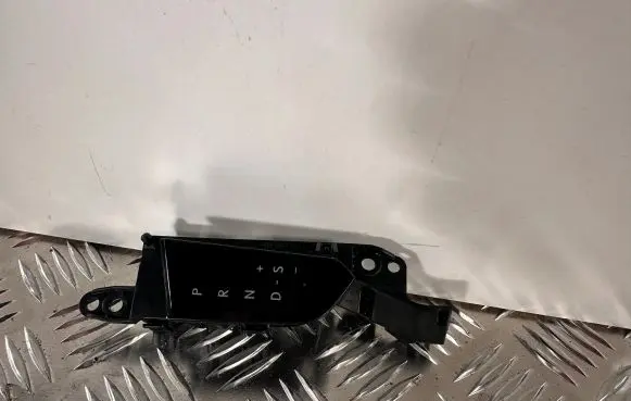 Lexus UX Gear shift selector indicator 76L905