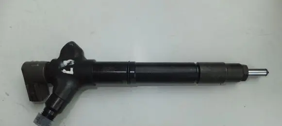 Toyota Land Cruiser (J200) Fuel injector 2367051060