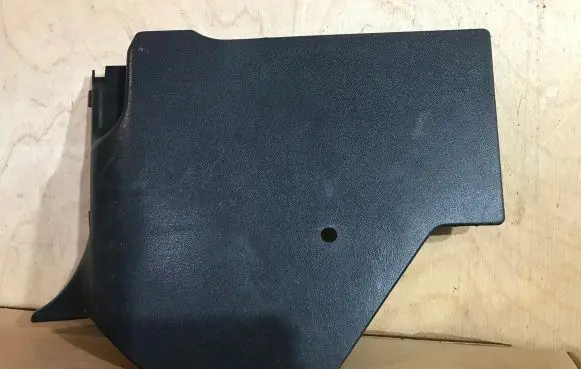 Foot area side trim