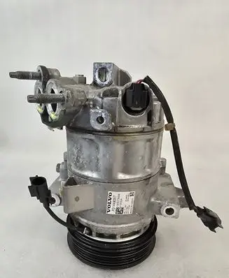 Volvo XC40 Air conditioning (A/C) compressor (pump) 31449067