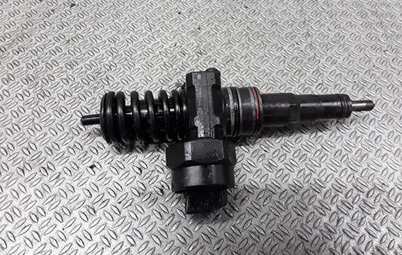 Volkswagen Sharan Fuel injector 0414720015 038130073J