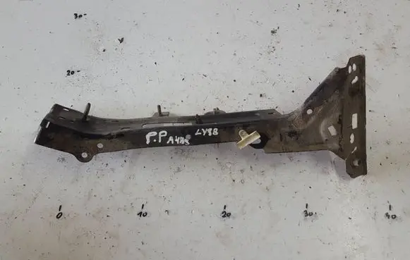 Audi A4 S4 B9 Fender mounting bracket 8W0821136