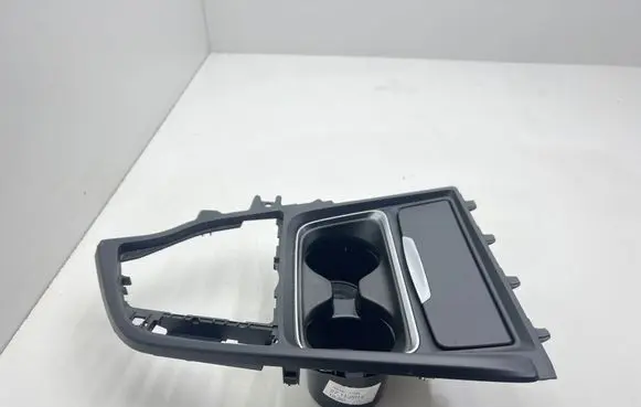 BMW 4 F32 F33 Cup holder front 82197009