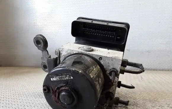 Volkswagen Golf IV ABS Pump 1C0907379E 10096003133