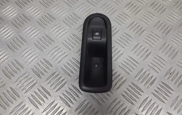 Renault Megane II Electric window control switch 156015540