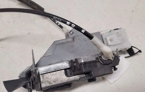 Citroen C5 Rear door lock A01456 1600308 574391