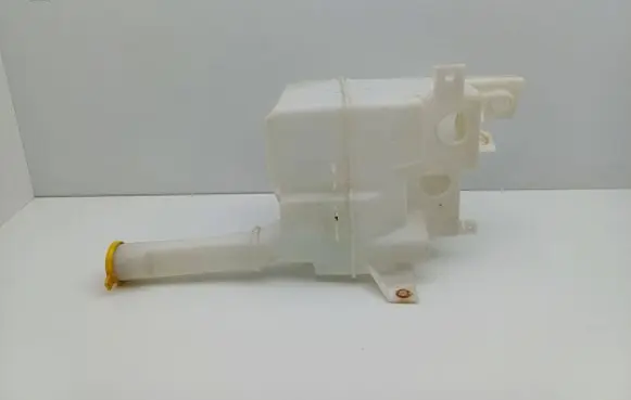 Mazda 6 Windshield washer fluid reservoir/tank 860142739