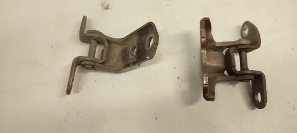 Peugeot 108 Rear door hinge set 