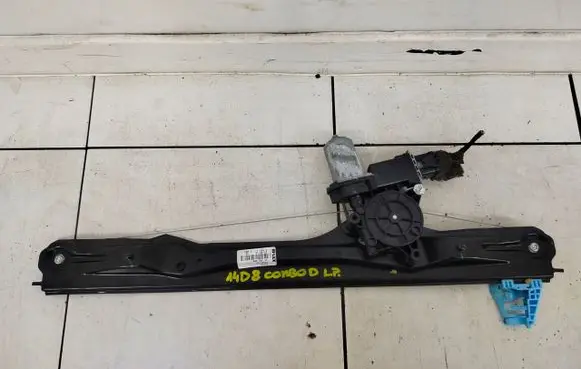 Opel Combo D Front door window regulator with motor 52063786