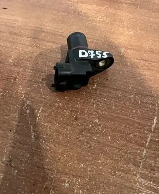 Mercedes-Benz A W169 Camshaft position sensor A0051531328 D755