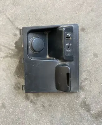BMW X5 F15 USB socket connector 9252108 10055913