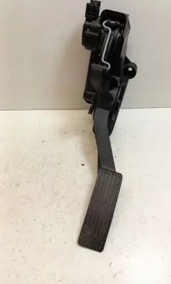 Mercedes-Benz B W245 Accelerator throttle pedal A1693000204 1693000204