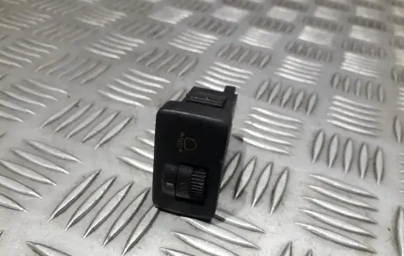 Honda CR-V Headlight level height control switch M37548