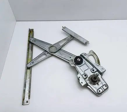 Toyota Yaris Front door manual window regulator
