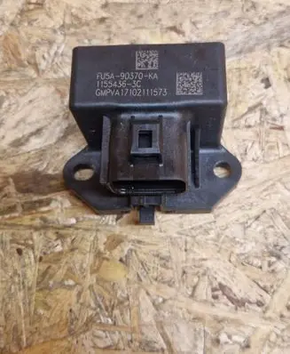 Glow plug pre-heat relay
