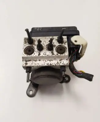 Toyota Land Cruiser (J120) ABS Pump 4451060070 8954160040